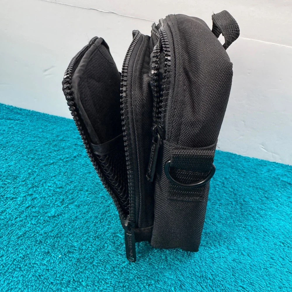 Case Logic Compact Utility Bag Black Nylon Travel Camera Case with Strap
